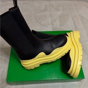 NEW! $1,450 Bottega Veneta Black Military Calf Yellow Tire Boots 44 10.5